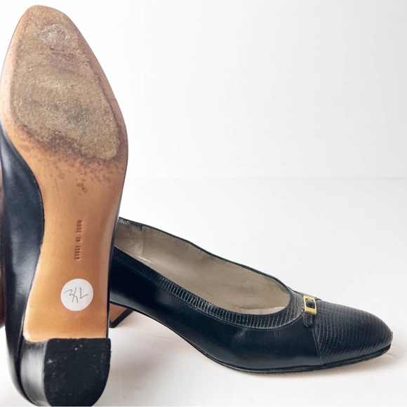 Salvatore Ferragamo Vintage Black Low Cut Heels SZ 7.5 AAAA - Picture 8 of 9